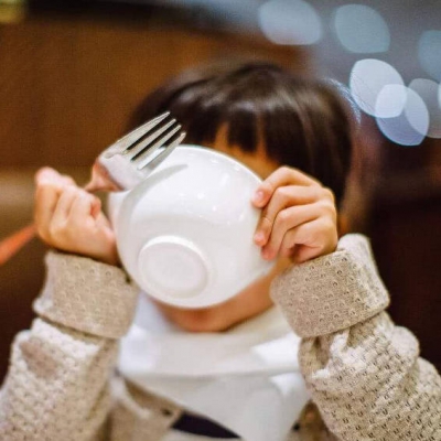 当孩子吃饭成了大人们的事情……