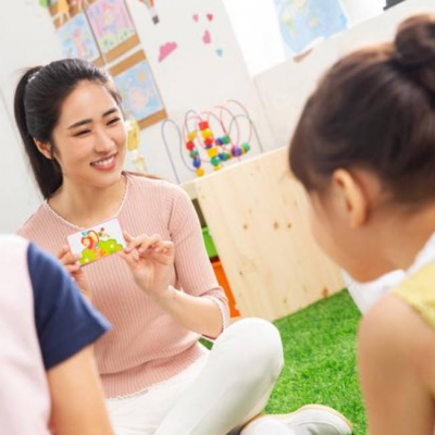 跟小小孩沟通，怎么才不会把天聊死？